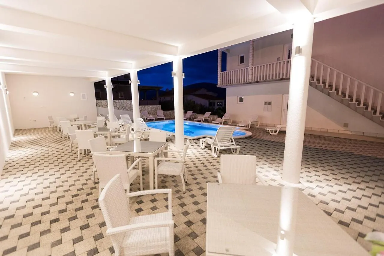 Apartment In Okrug Donji With Sea View, Balcony, Air Conditioning, Wifi 5166-5 Donji Okrug  0*, Donji Okrug (Ciovo)