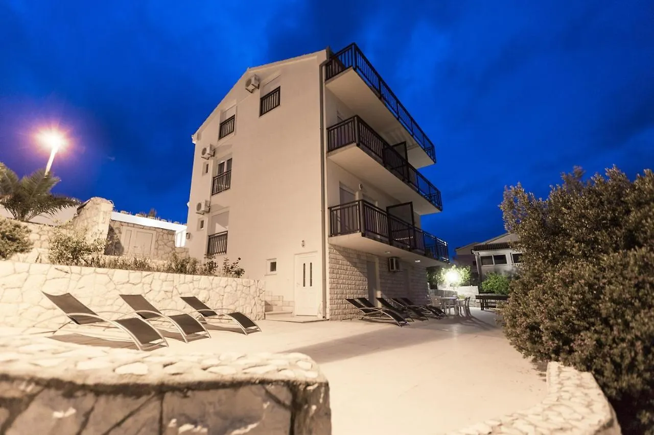 Apartment In Okrug Donji With Sea View, Balcony, Air Conditioning, Wifi 5166-5 Donji Okrug  Croatia