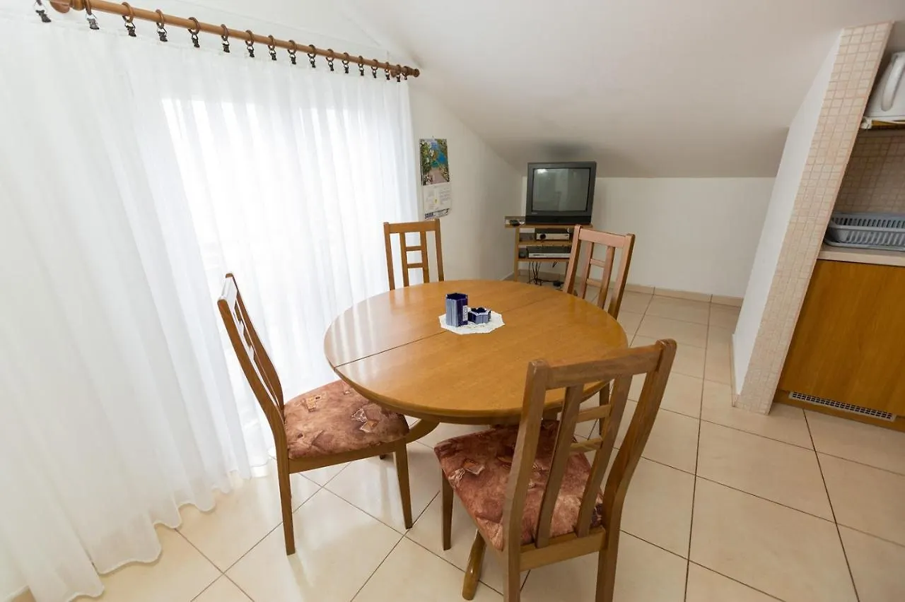Apartment In Okrug Donji With Sea View, Balcony, Air Conditioning, Wifi 5166-5 Donji Okrug  Croatia