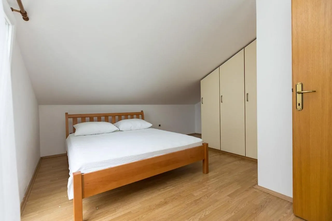 Apartment In Okrug Donji With Sea View, Balcony, Air Conditioning, Wifi 5166-5 Donji Okrug