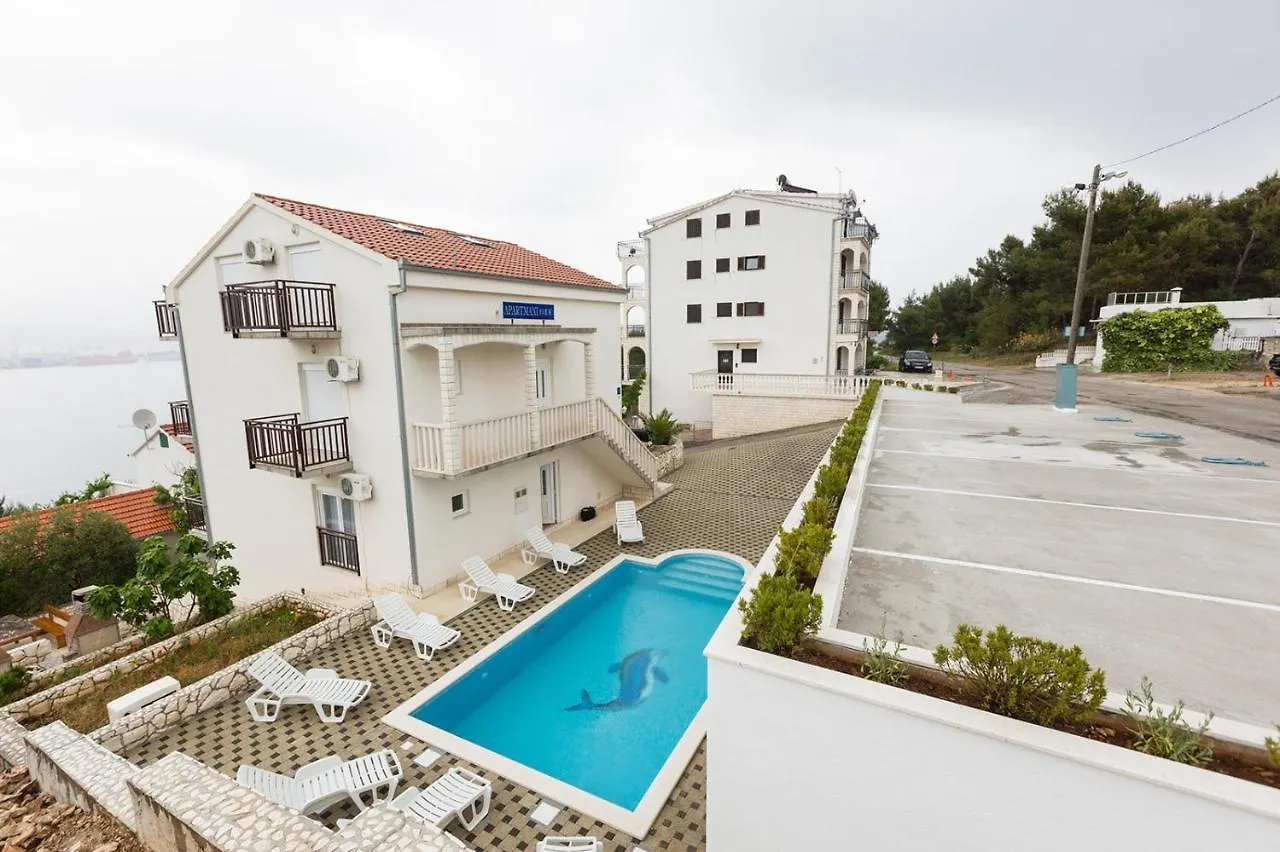 Apartment In Okrug Donji With Sea View, Balcony, Air Conditioning, Wifi 5166-5 Donji Okrug