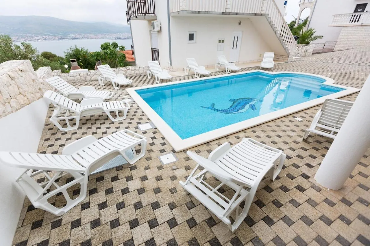 Apartment In Okrug Donji With Sea View, Balcony, Air Conditioning, Wifi 5166-5 Donji Okrug  0*, Donji Okrug (Ciovo)