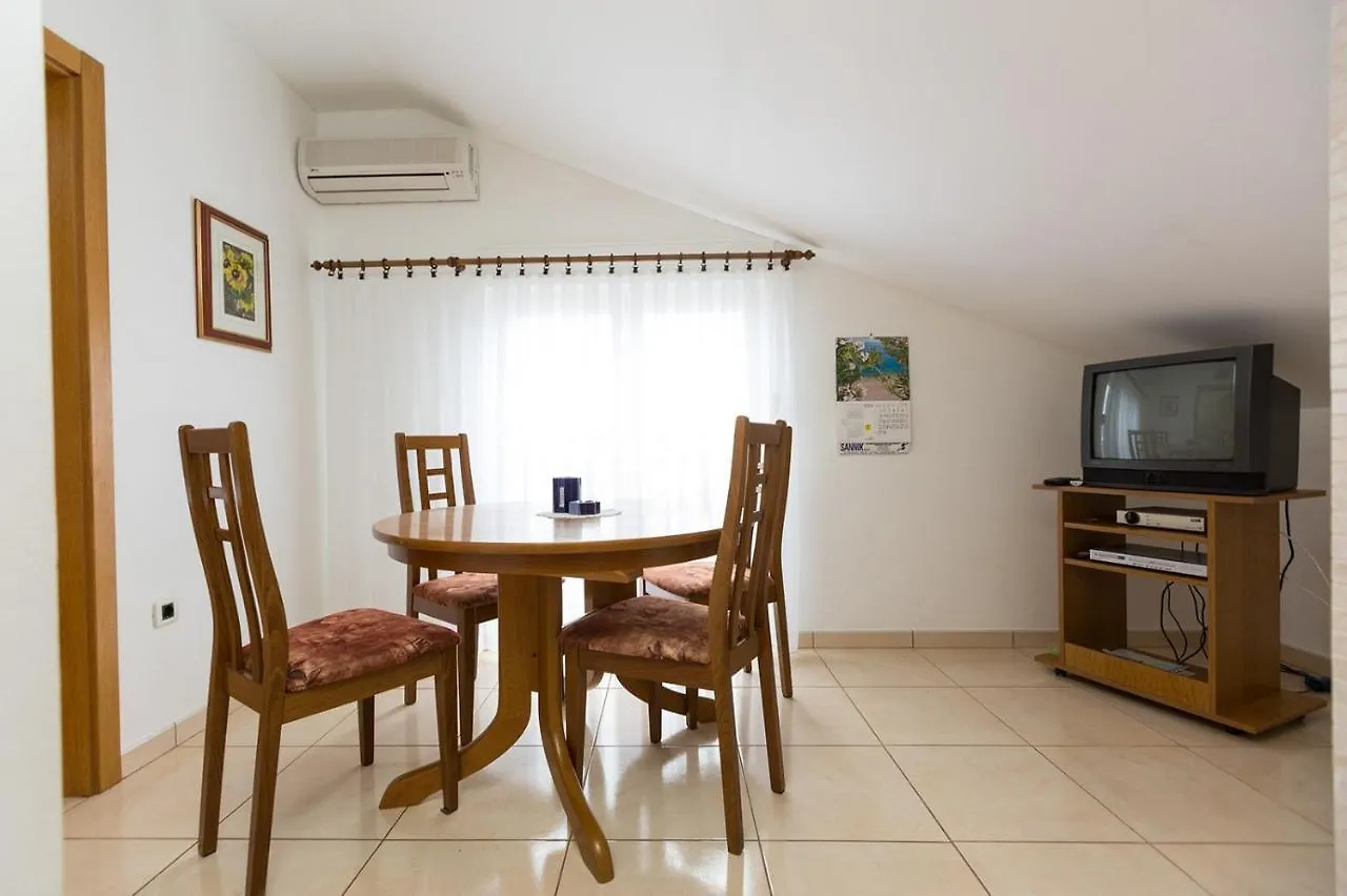 Apartment In Okrug Donji With Sea View, Balcony, Air Conditioning, Wifi 5166-5 Donji Okrug  Donji Okrug (Ciovo)