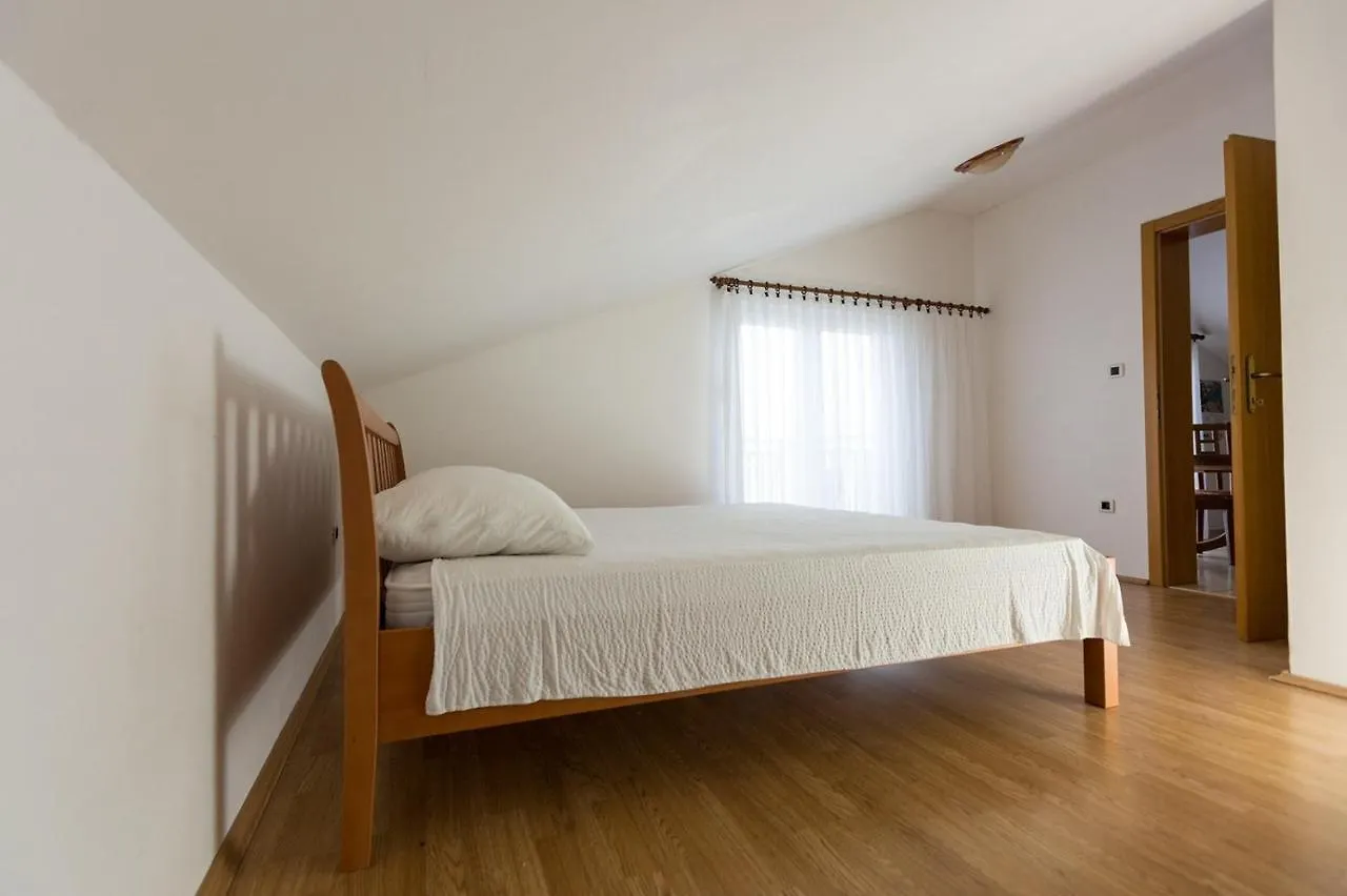 Apartment In Okrug Donji With Sea View, Balcony, Air Conditioning, Wifi 5166-5 Donji Okrug
